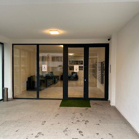 Апартаменты Dominic 2 Beds 1 Sofa Parking Pool Apartament By Alezzi Nord10 Нэводари Экстерьер фото