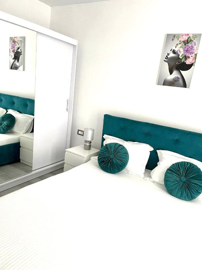 Апартаменты Dominic 2 Beds 1 Sofa Parking Pool Apartament By Alezzi Nord10 Нэводари Экстерьер фото