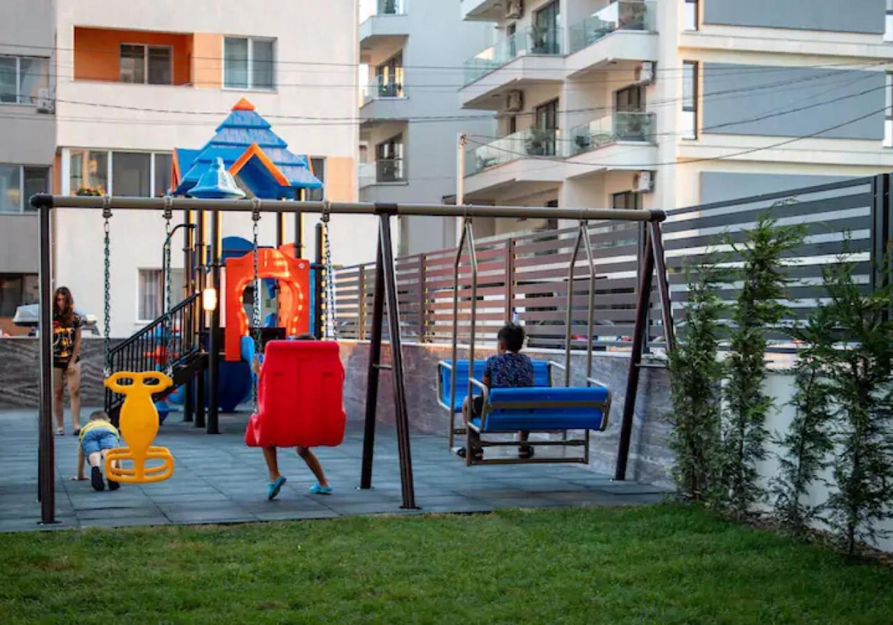 Апартаменты Dominic 2 Beds 1 Sofa Parking Pool Apartament By Alezzi Nord10 Нэводари Экстерьер фото